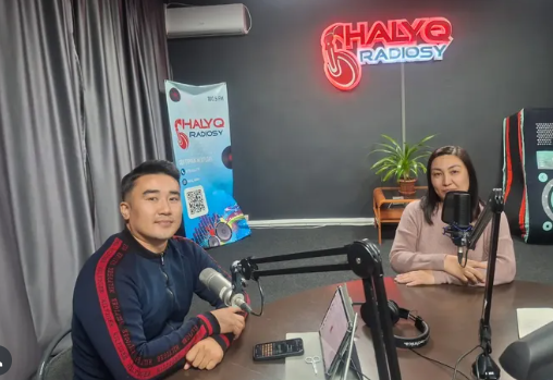 В прямом эфире радиостанции «Халық» вышла передача «Айбын»
